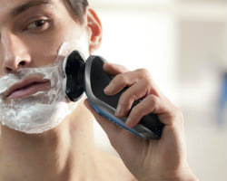 Philips Norelco Electric Shaver 8900 click on beard styler